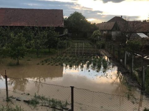 FRISSÍTVE: A megye több pontján okoztak gondot a heves esőzések