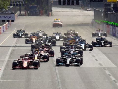 Forma-1: Pérez győzött, Verstappen és Hamilton pont nélkül maradt az Azeri-nagydíjon