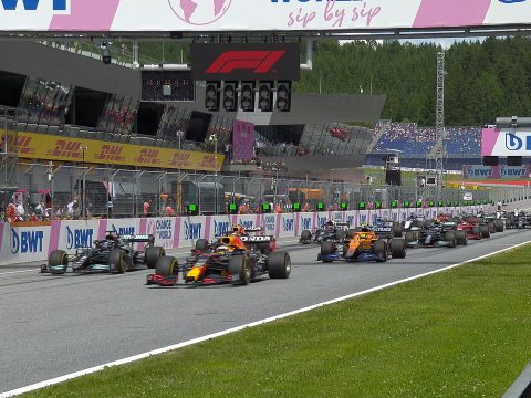 Forma-1: Verstappen nyerte a Stájer Nagydíjat