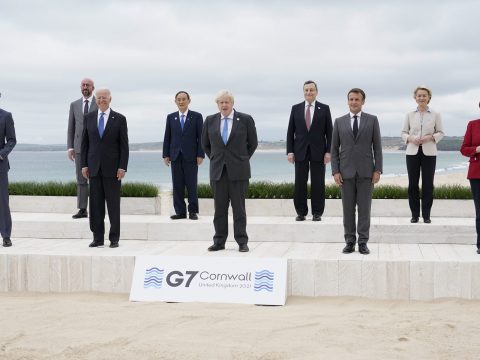 Több mint egymilliárd adag oltást adományoz a G7-csoport a szegényebb országoknak