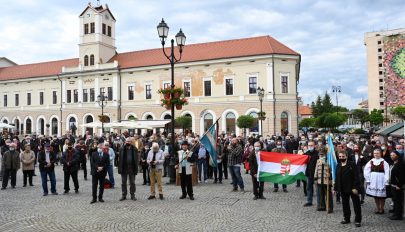 Izsák Balázs: a fejlődésnek a közösség megmaradását kell szolgálnia