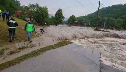 Emberek százai kényszerültek elhagyni otthonukat Fehér megyében az áradások miatt