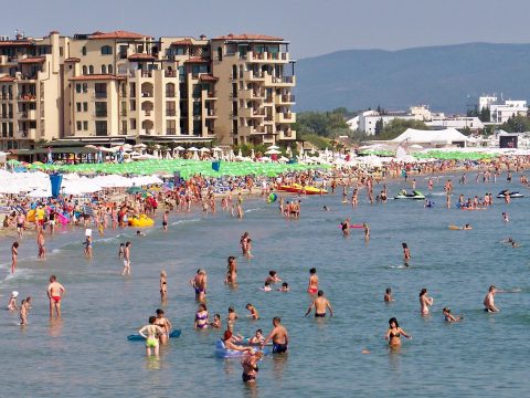 Bulgária a szezon végéig feloldja az utazási korlátozásokat a román állampolgárok számára