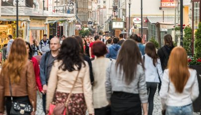 Elfogadta a kormány az augusztus 1-jétől életbe lépő lazító intézkedéseket