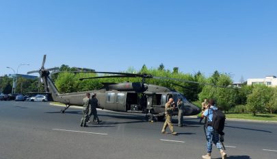 Kényszerleszállást hajtott végre egy amerikai helikopter Bukarest egyik sugárútján