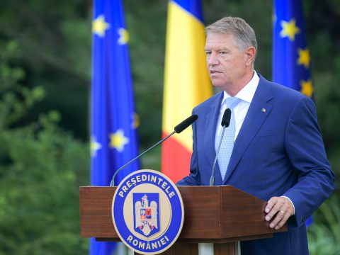 Iohannis: a fasizmus és kommunizmus torzítatlan megismerése fontos lecke a jövő számára