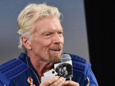 Sikeresen megjárta az világűrt Richard Branson angol milliárdos