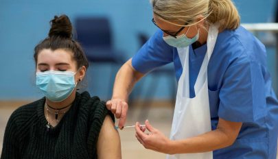 Cîmpeanu: közel 35 ezer tizenkét és tizenöt év közötti tanuló kapta meg a koronavírus elleni oltást