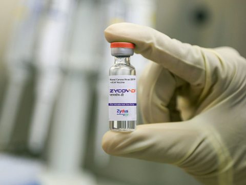 Jóváhagyták az első DNS-alapú vakcinát a koronavírus ellen