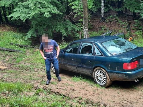 A GPS utasításait követve, magyarországi turisták tévedtek el egy Argeș megyei erdőben