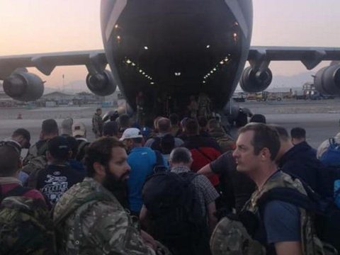 27 román állampolgár tartózkodik még Afganisztánban, 16-an elhagyták az országot az éjszaka