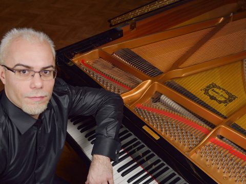 130 órás koncerttel döntene rekordot Thurzó Zoltán nagyváradi zongoraművész