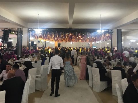 1700 fős esküvőt tartottak egy Szatmár megyei faluban