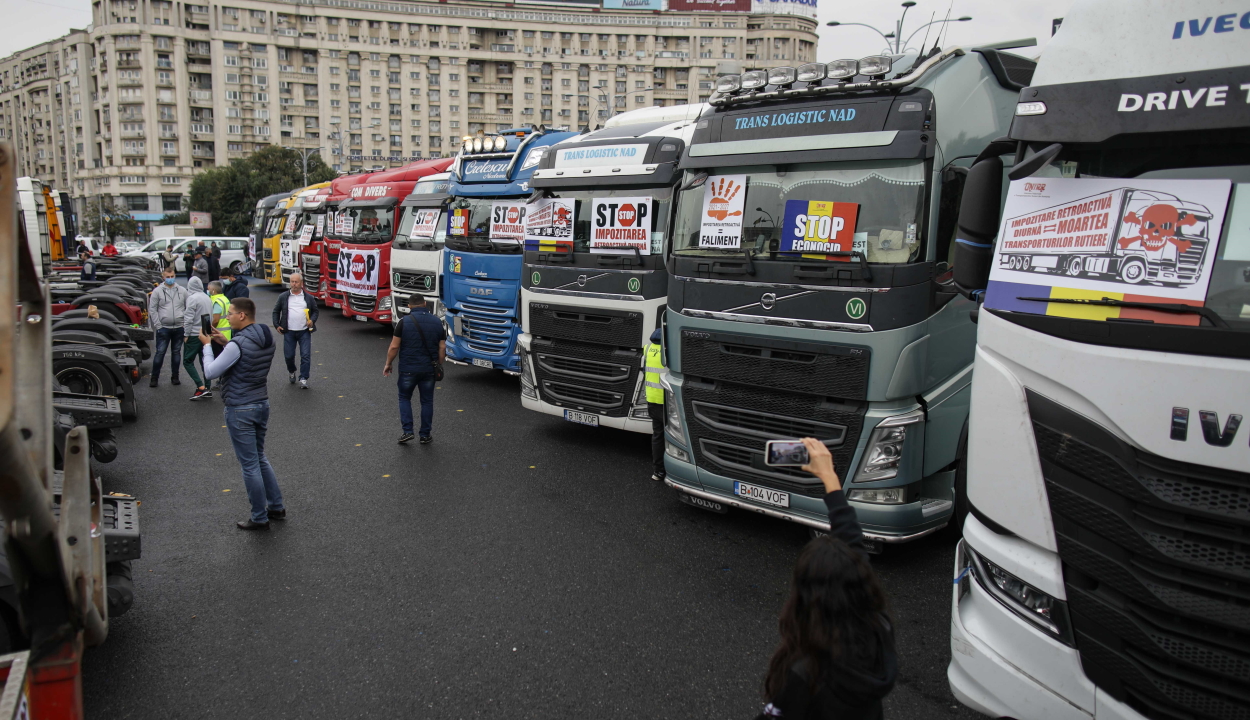 Országos tiltakozó akciókra készülnek a közúti fuvarozók