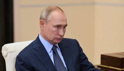 Putyin Szputnyik Light megerősítő oltást kapott