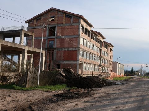 Drágult az építőanyag, többe kerül az iskola