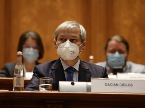 Elutasította a parlament a Cioloş-kormány beiktatását
