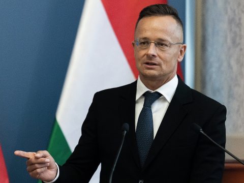 Szijjártó: Magyarország 37 millió euró értékben ajánl segítséget Ukrajnának