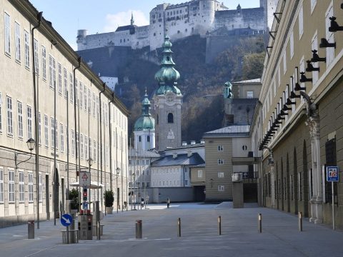 Hétfőtől lezárják egész Ausztriát, februártól kötelező lesz az oltás