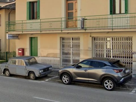 Turistalátványossággá vált a 47 évig ugyanazon a helyen parkoló autó