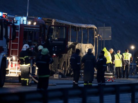 Legalább 45 embert meghalt egy buszbalesetben Bulgáriában