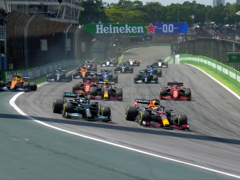 Forma-1: Hamilton nyert Brazíliában és csökkentette hátrányát az összetettben