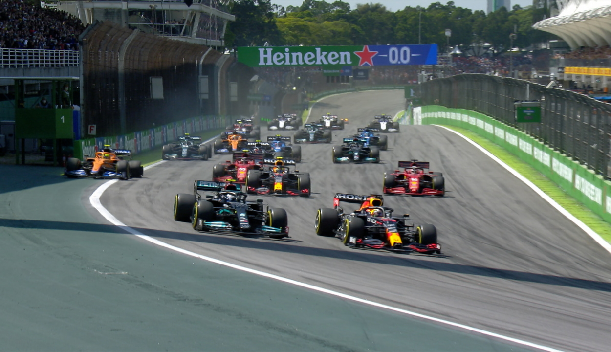 Forma-1: Hamilton nyert Brazíliában és csökkentette hátrányát az összetettben