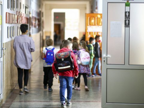 Jelentős változásokat jelentett be a tanügyben Sorin Cîmpeanu