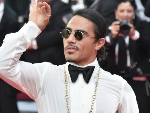 Beviheti a rendőrség Vietnámban azt, aki Salt Bae sószórását utánozza