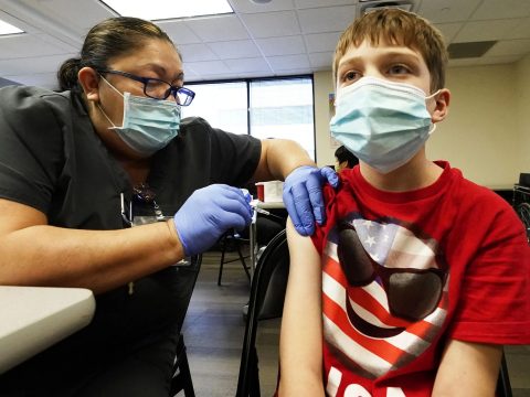 Az 5 és 11 év közötti gyermekek számára is jóváhagyták a Pfizer vakcináját