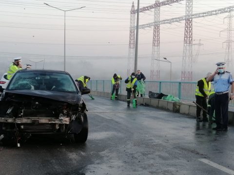 Húsz autó ütközött Bukarestben, senki nem sérült meg