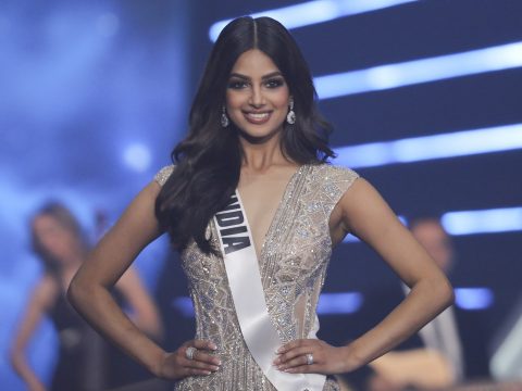 A Miss Universe-döntőben macskanyávogást utánzó Harnaaz Sandhu lett a világ legszebb nője