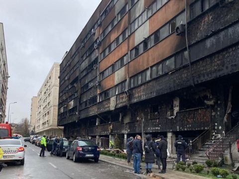 Egy 13 és egy 15 éves gyereket gyanúsítanak a csütörtöki konstancai tűzeset előidézésével