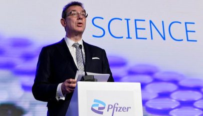 A Pfizer igazgatója szerint az ötödik hullám lehet az utolsó, amikor korlátozásokra van szükség