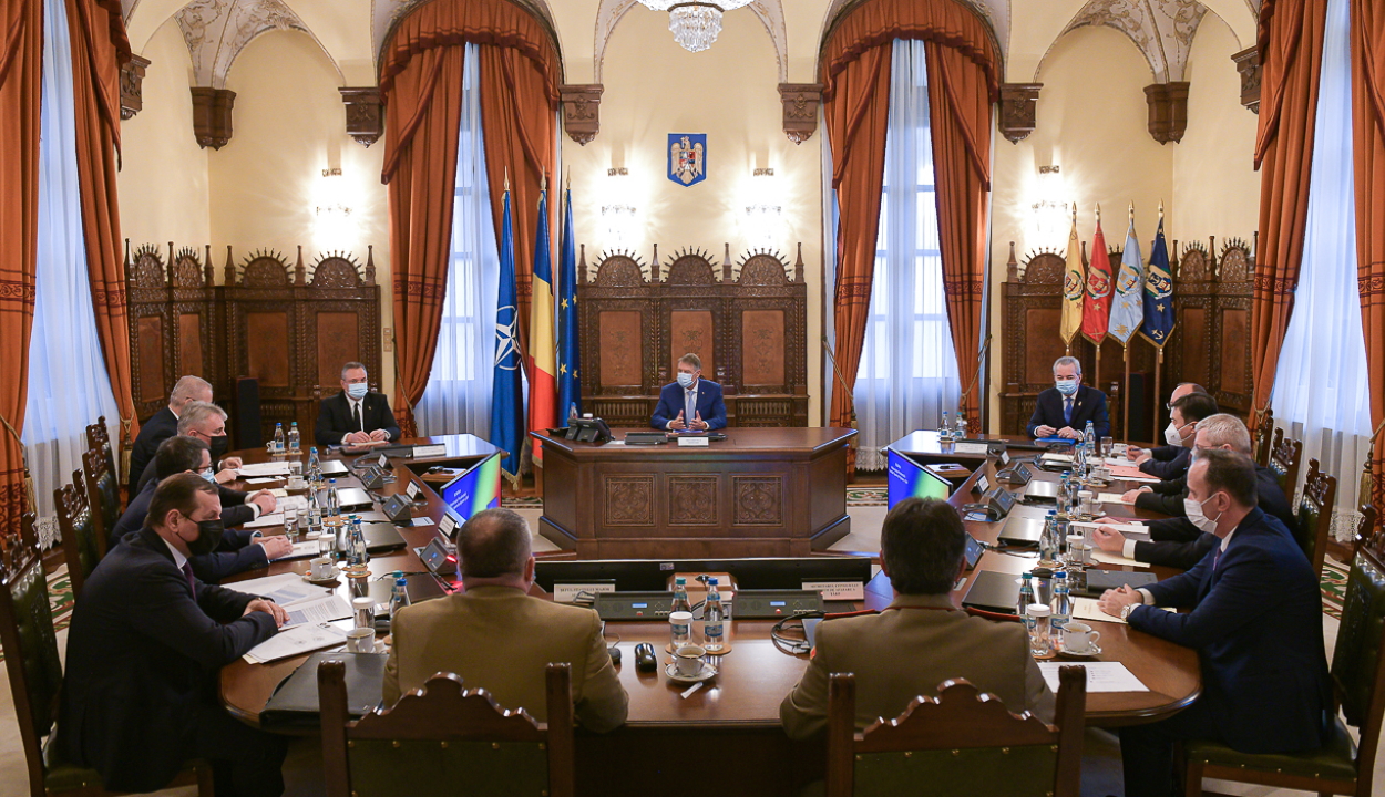 Románia kész befogadni további NATO-csapatokat az ukrán válság kapcsán