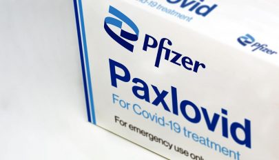 Az Európai Gyógyszerügynökség forgalmazásra ajánlotta a Pfizer Covid-gyógyszerét