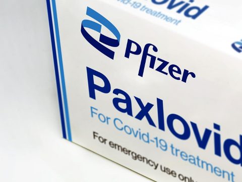 Az Európai Gyógyszerügynökség forgalmazásra ajánlotta a Pfizer Covid-gyógyszerét