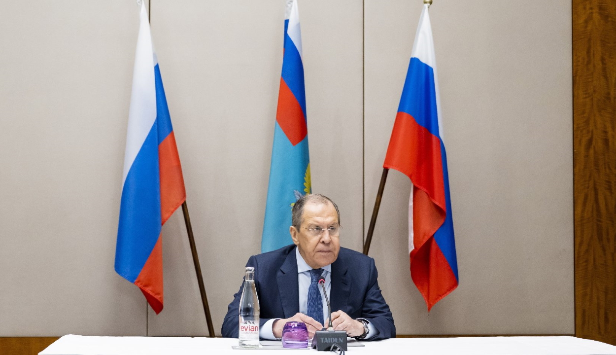 Lavrov: van remény a kompromisszumra