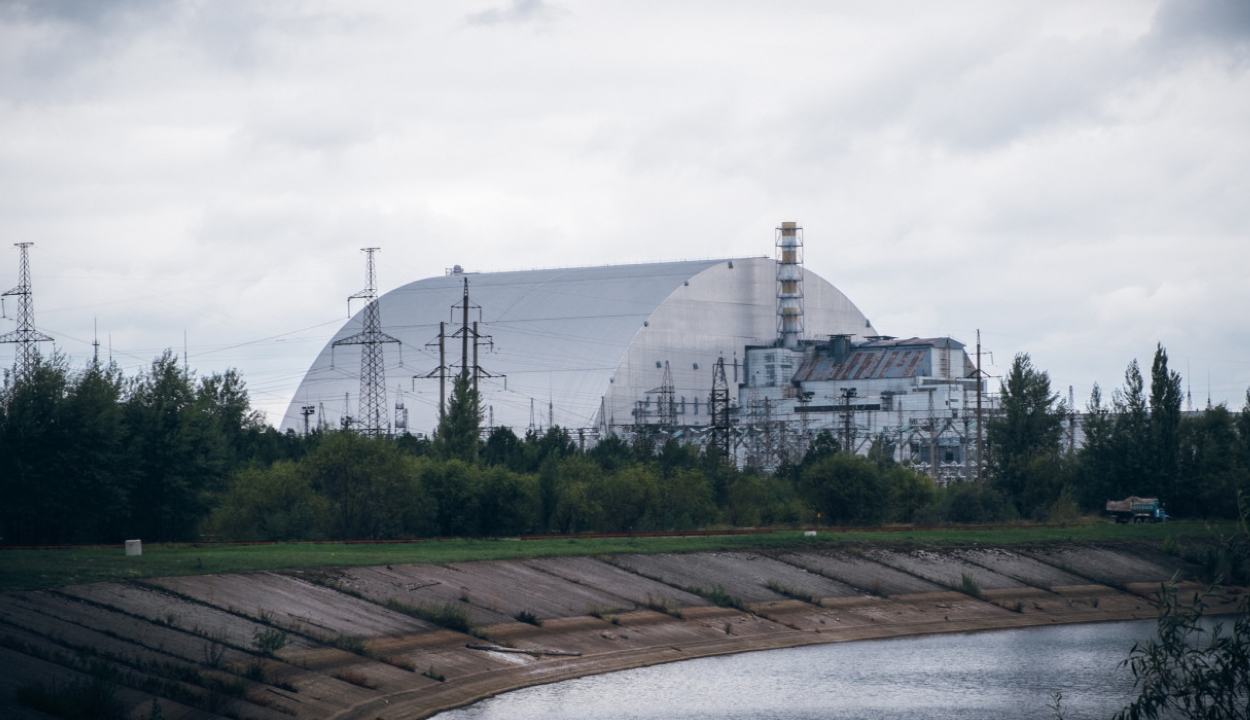 Felváltották a csernobili atomhulladék-tároló három hete folyamatosan dolgozó személyzetét