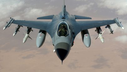 Amerikai F-16-os vadászgépeket telepítenek át Németországból Romániába