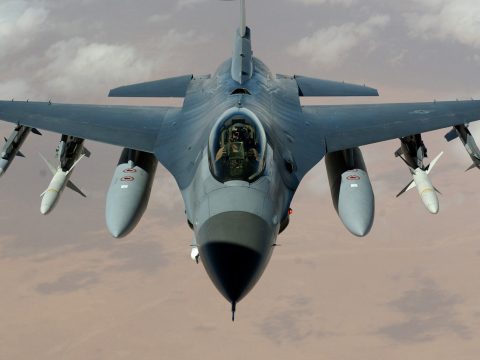 Amerikai F-16-os vadászgépeket telepítenek át Németországból Romániába