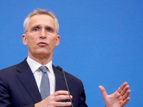 Stoltenberg: Oroszország akár vegyi fegyvert is bevethet Ukrajnában