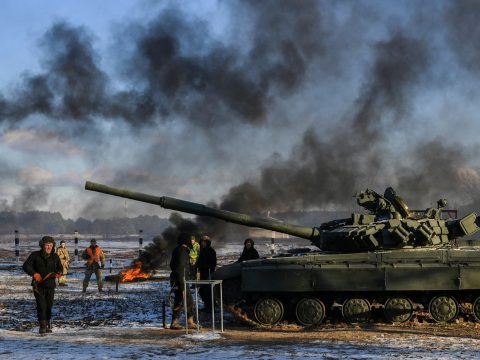 Türzérségi támadások Kelet-Ukrajnában: a szakadárok és kormányerők egymást vádolják