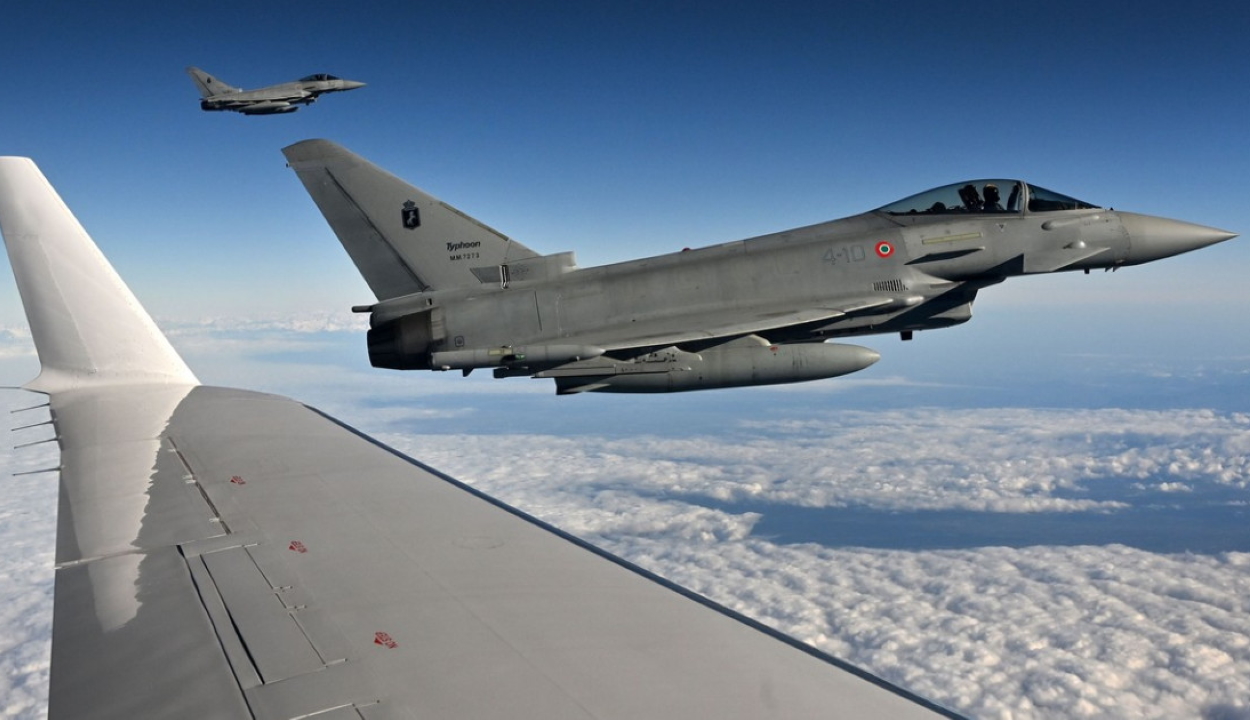 Franciaország és Belgium katonákat, Olaszország vadászgépeket küld Romániába