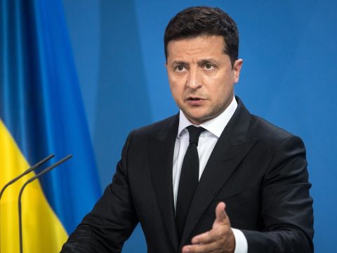 A román parlament előtt is beszédet mondhat az ukrán államfő
