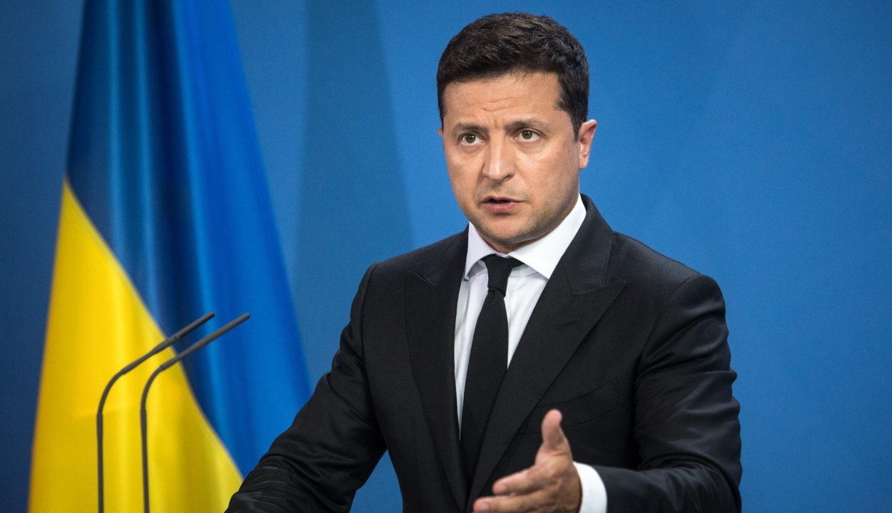 A román parlament előtt is beszédet mondhat az ukrán államfő
