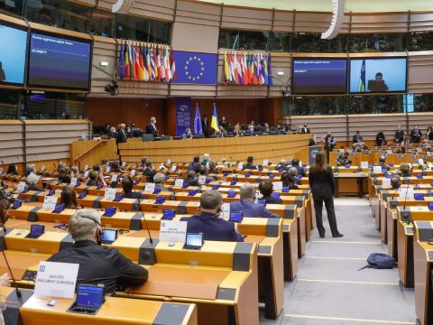 Az EP tárgyalna Ukrajna EU-tagjelölti státuszának megadásáról