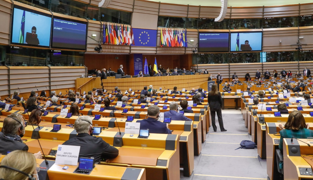Az EP tárgyalna Ukrajna EU-tagjelölti státuszának megadásáról