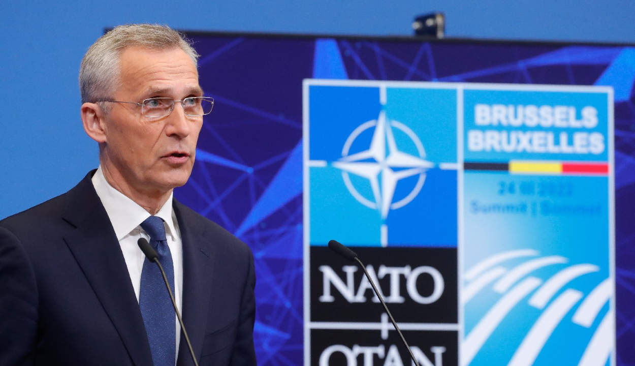 Stoltenberg: a NATO újabb szenvedéseket okozó orosz támadásokra számít