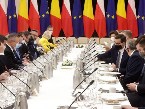 A román és a lengyel kormány több kétoldalú szerződést írt alá a Varsóban tartott együttes ülésen
